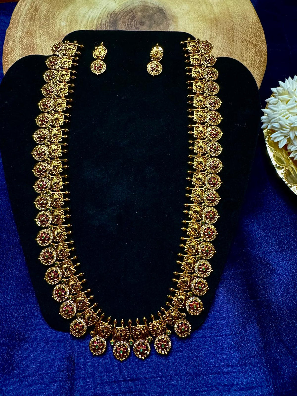 Niharika Premium Haaram With Earrings