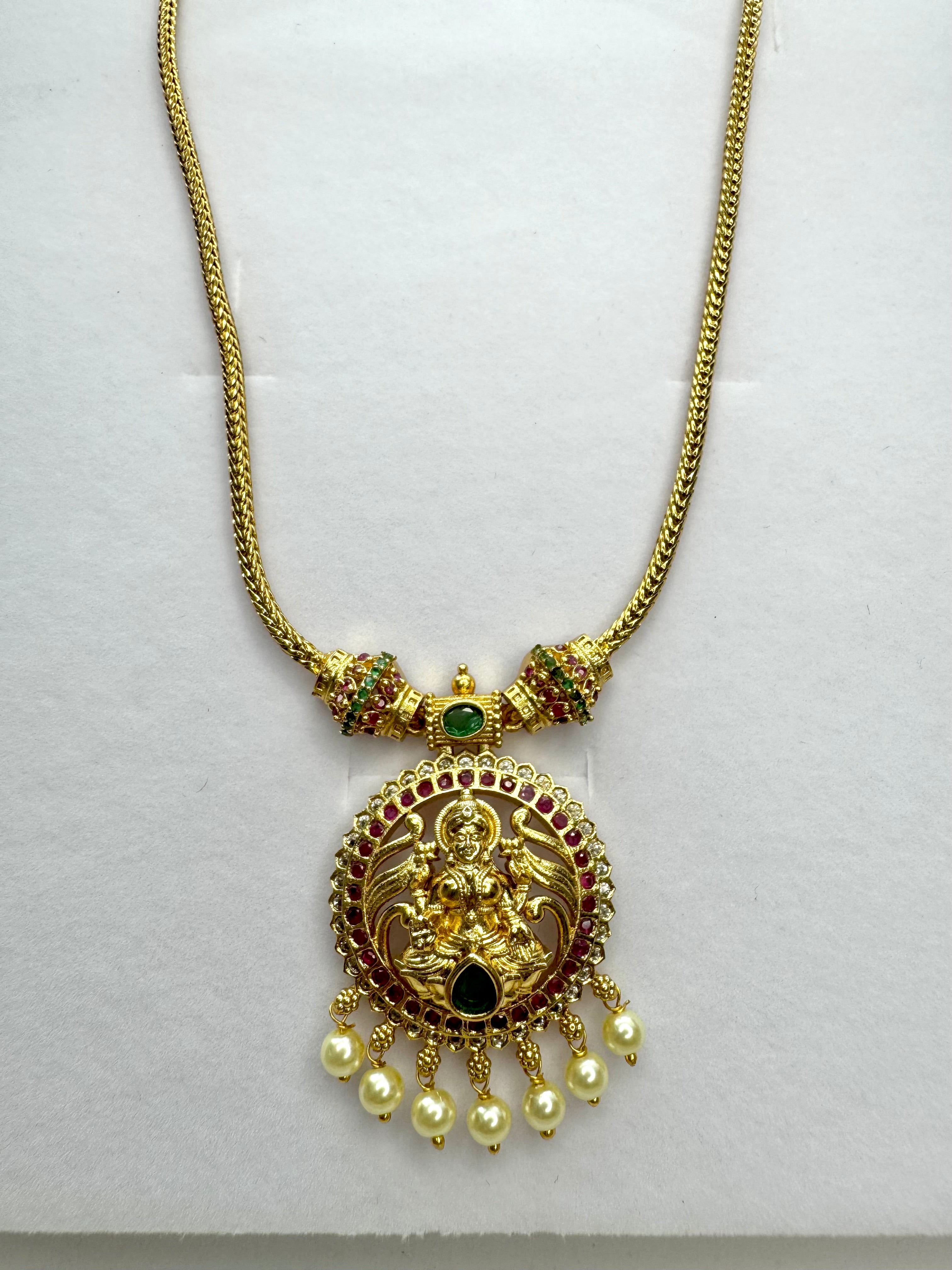 AD stone neckpiece