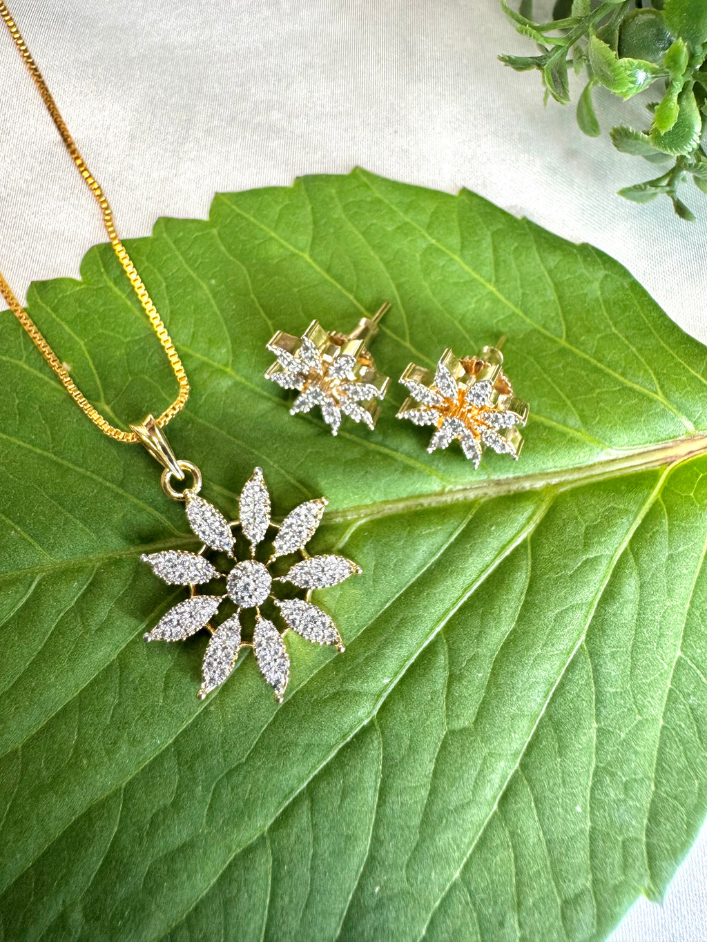 Premium Diamond Replica Pendant Set - ADR80104