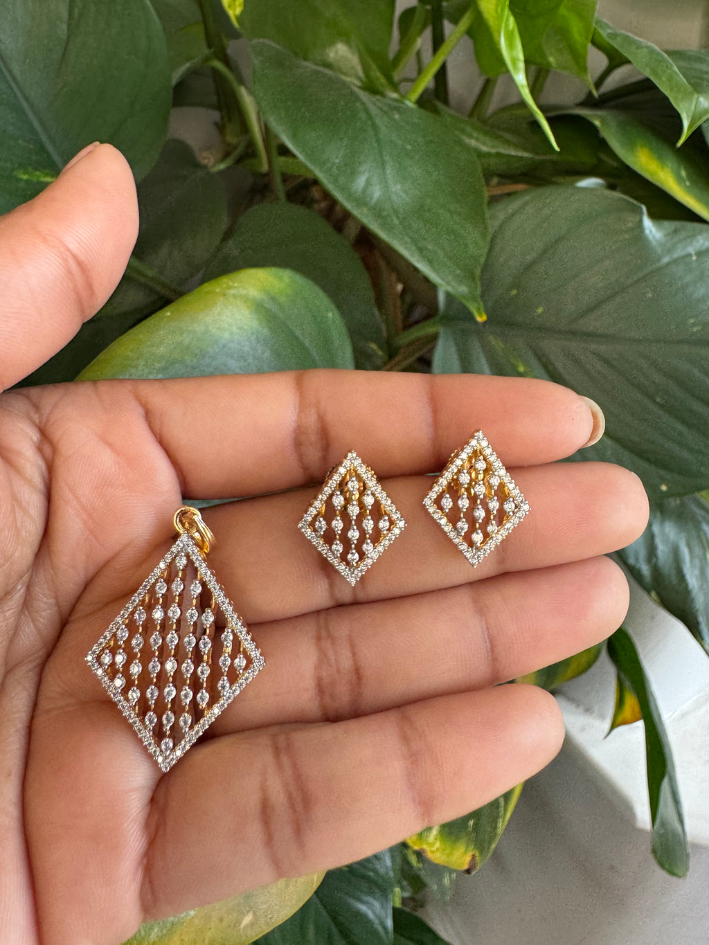 Premium Diamond Replica Pendant Set - ADR80105