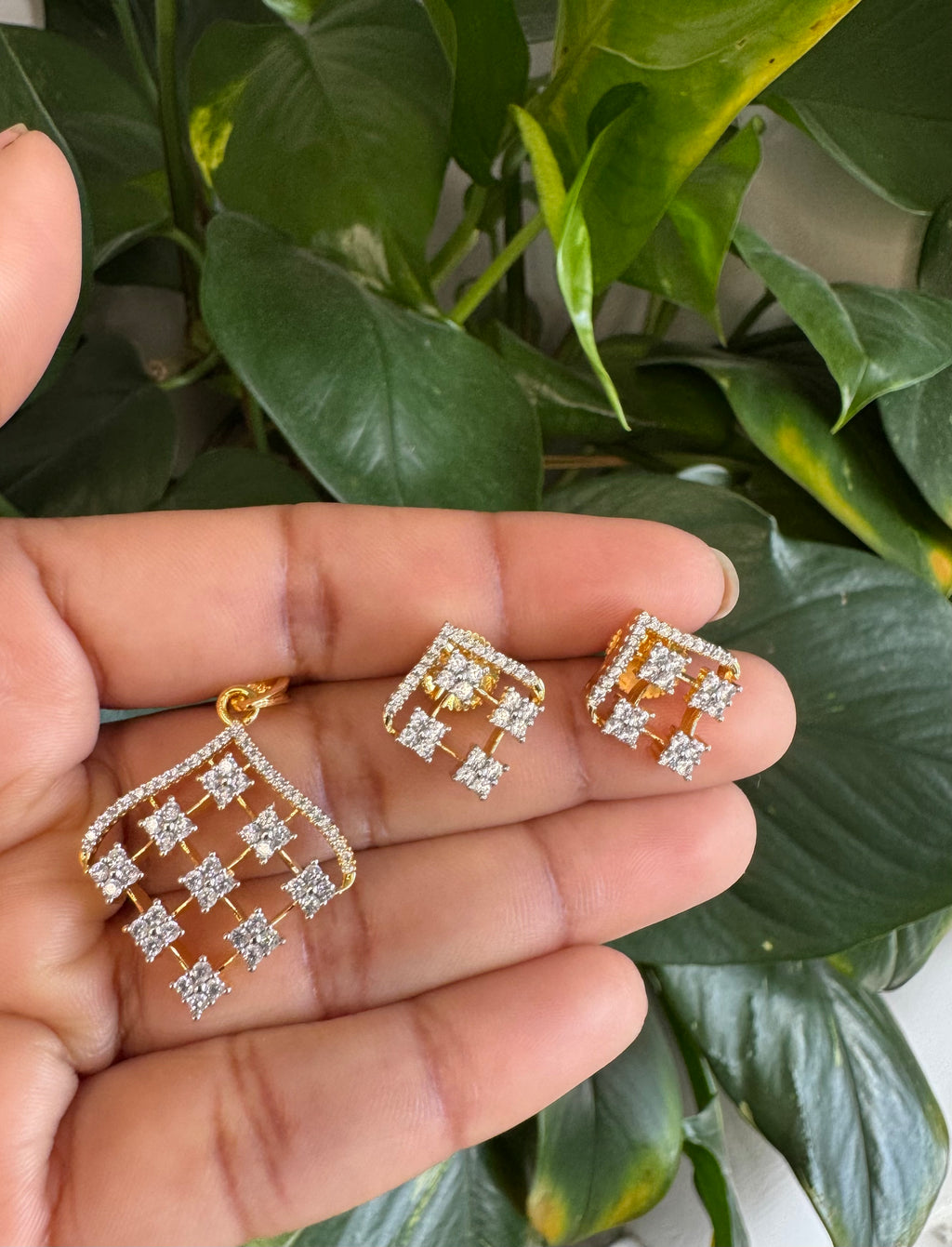 Premium Diamond Replica Pendant Set - ADR80106