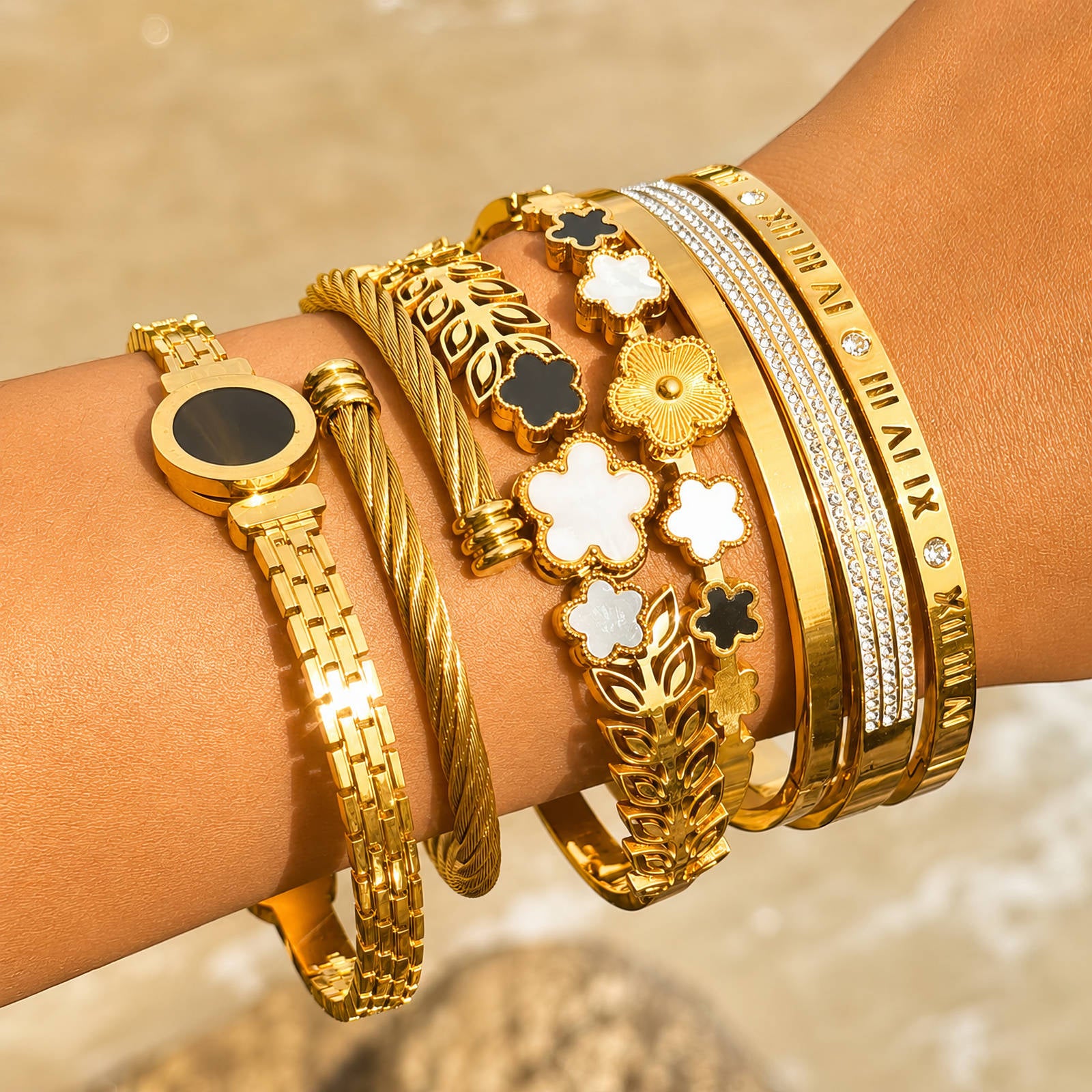 'Flowers' Bracelet. 18K Gold plated. AGB-90215