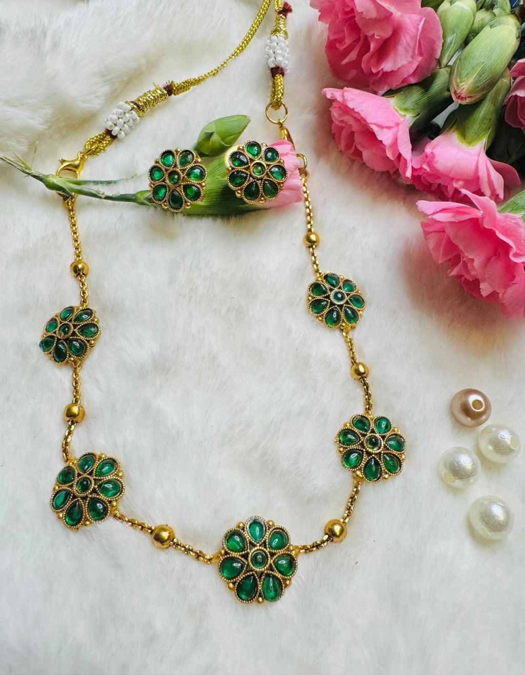 Tanvi Floral Short Neckpiece With Earrings -ANP10808