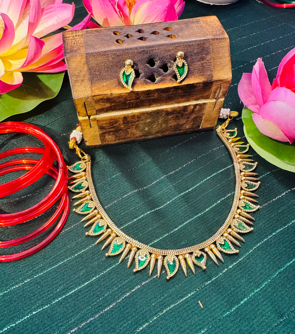 Anantha Enamel Palakka Short Neckpiece With Earring (Maroon and green)-ANP10814