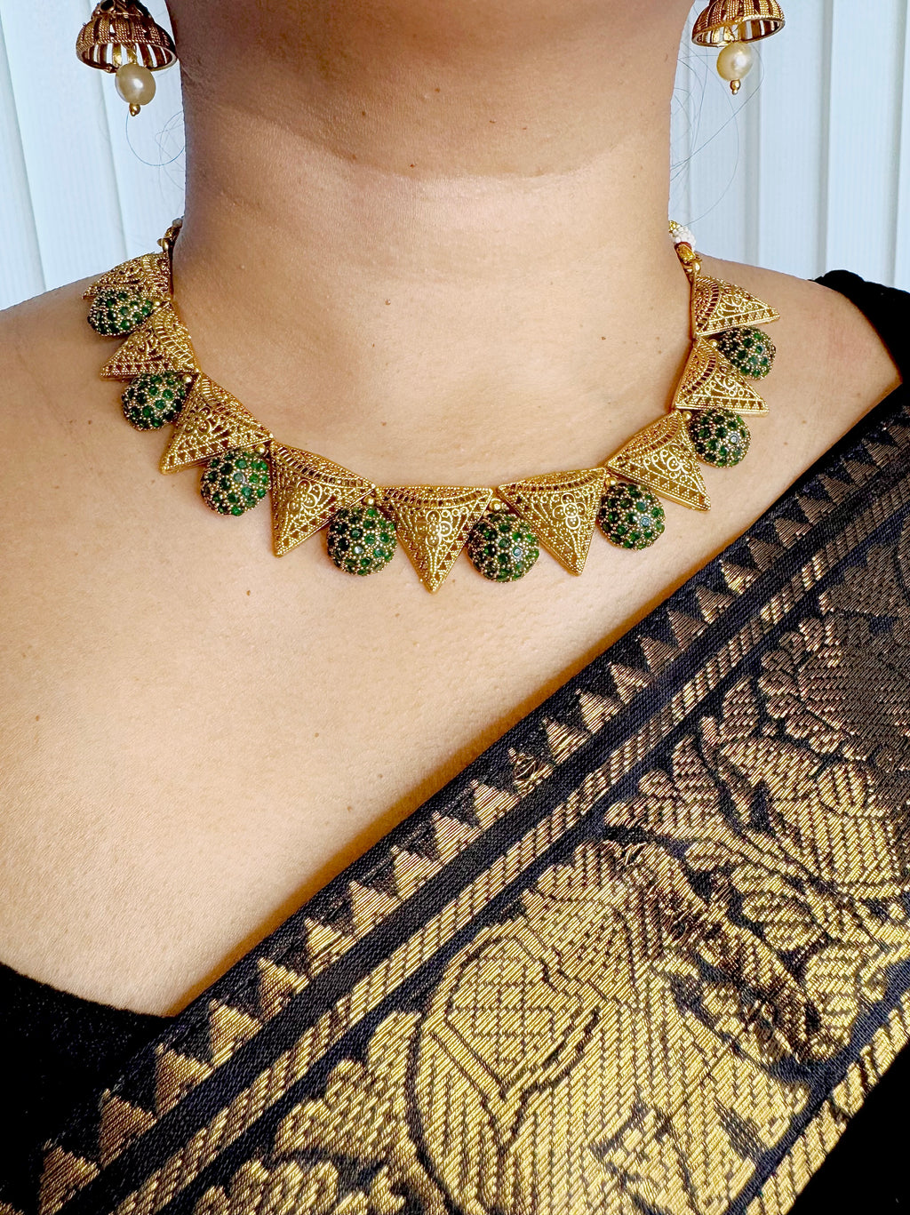 Priyanka Circle-Triangle Neckpiece With Earrings (Green)- ANP10818