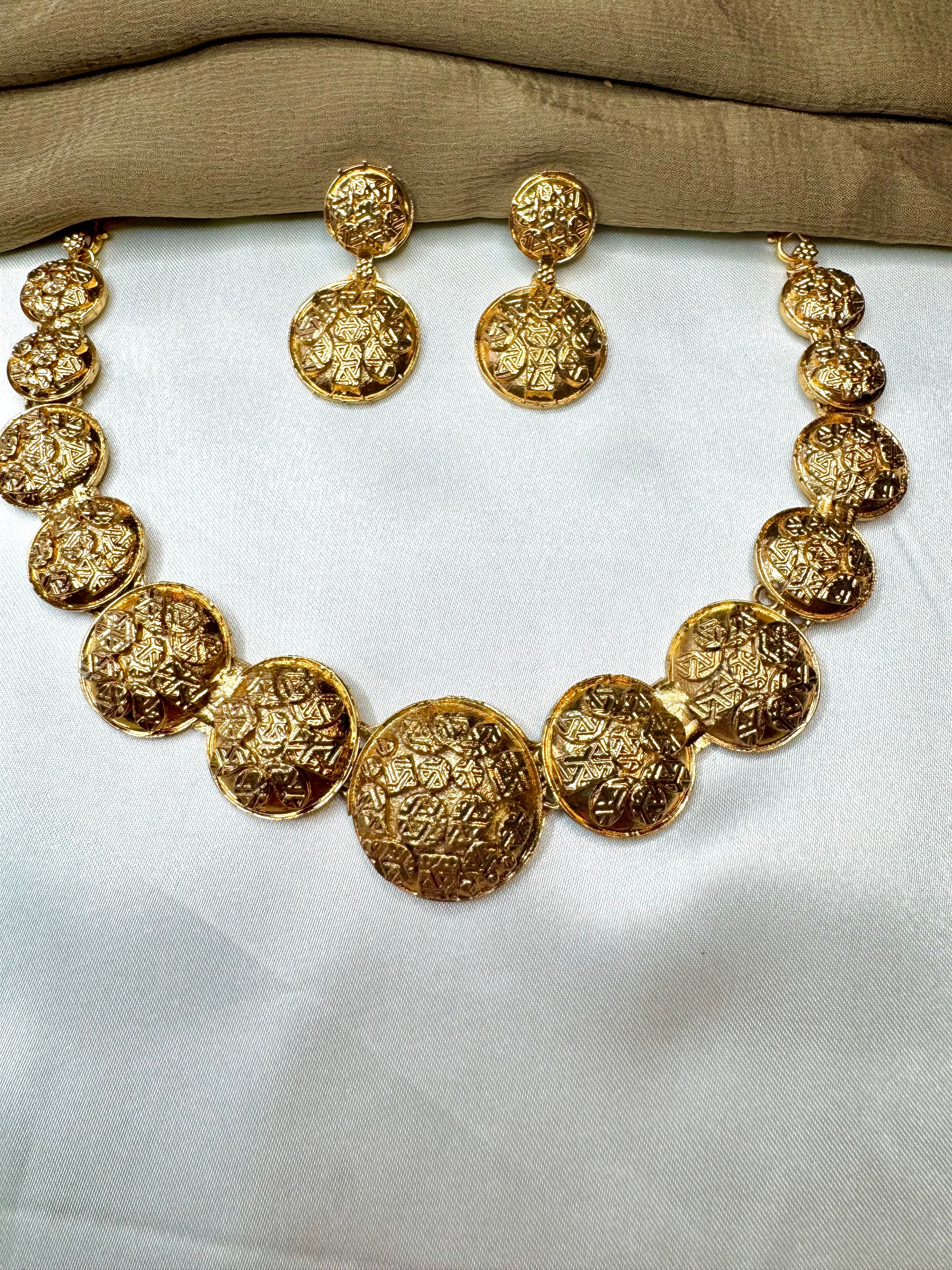 Vamika Short Neckpiece- ANP60135