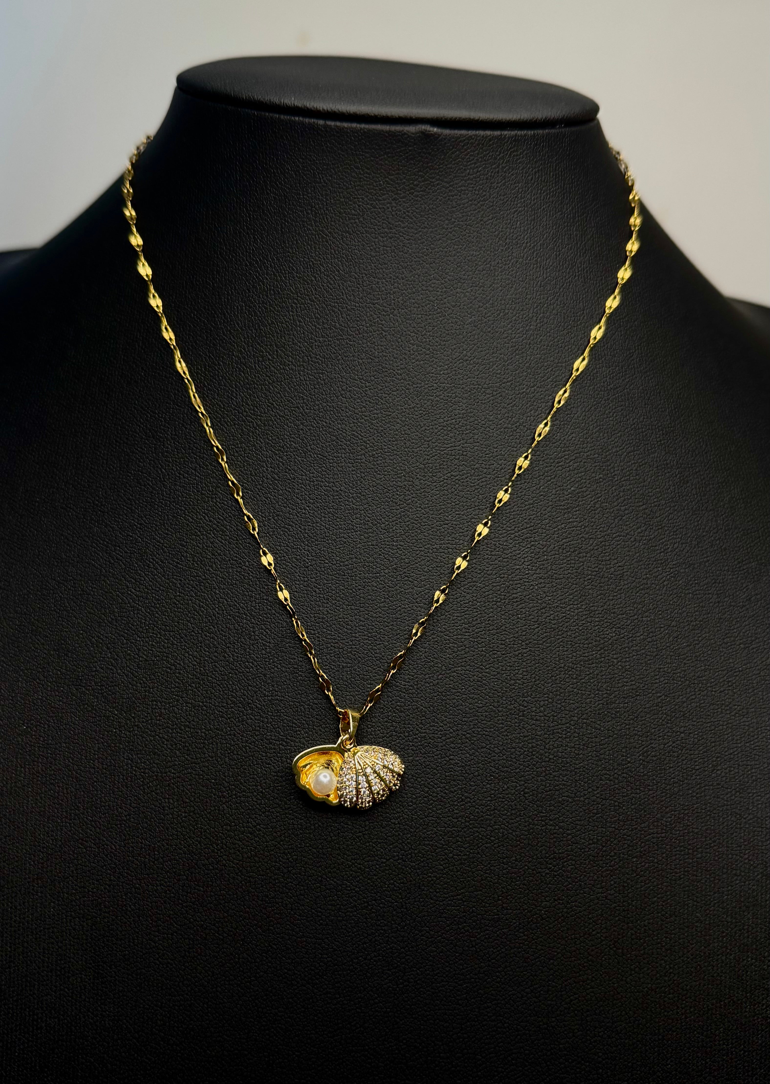 18K Gold Plated Seashell Necklace