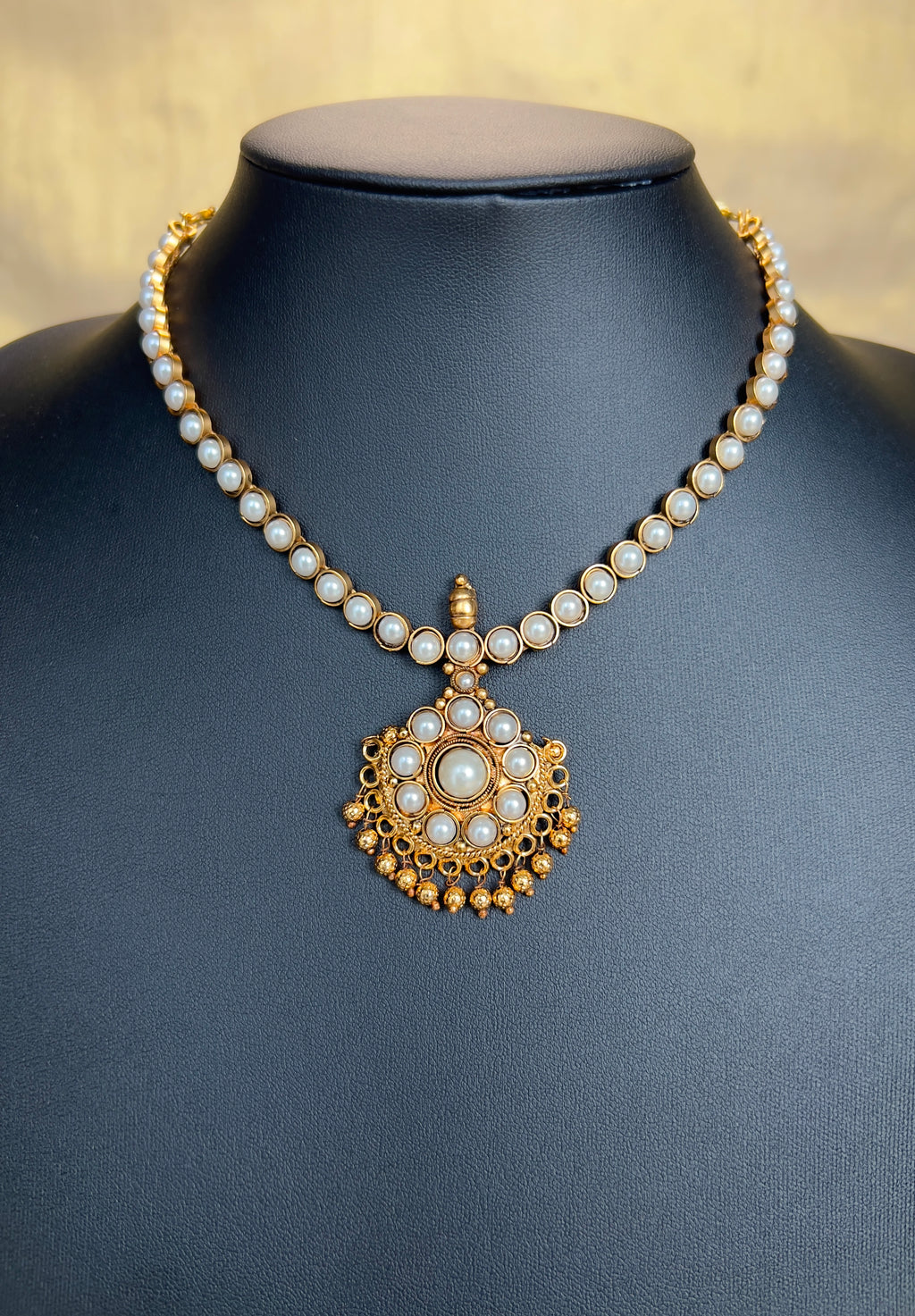 Pearl charm neckpiece - ANP 60157