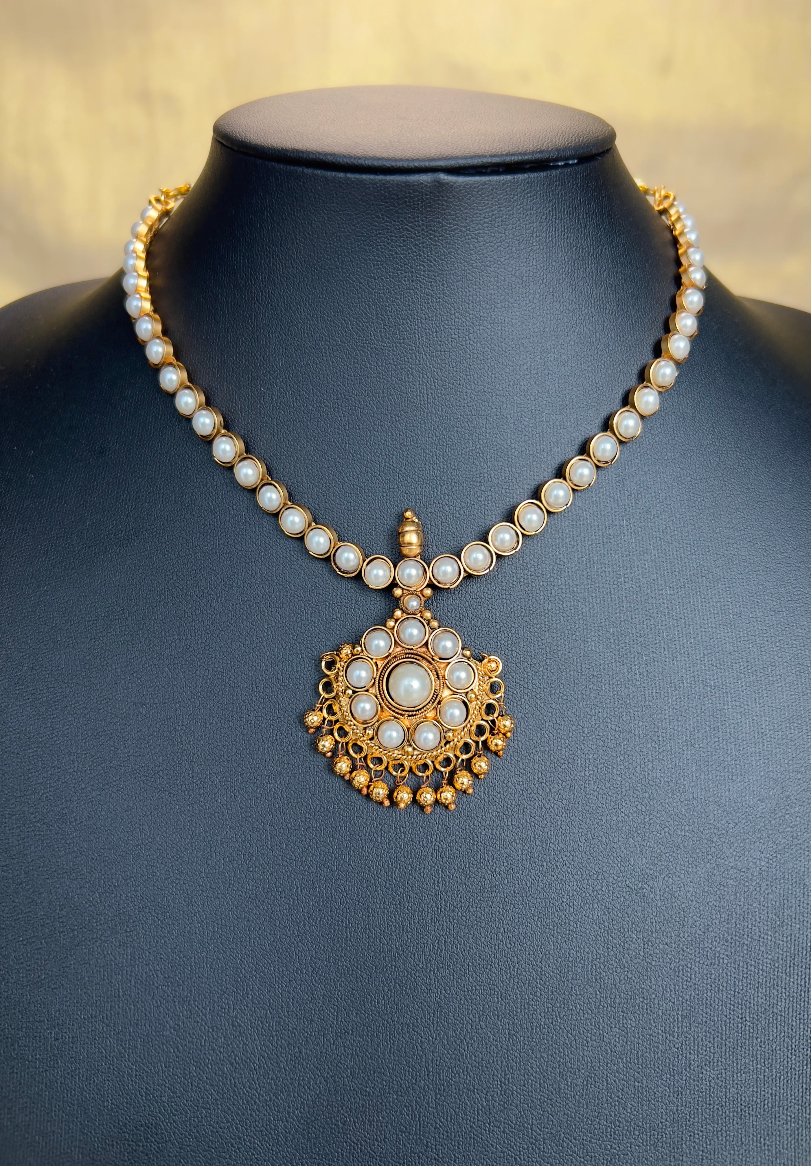 Pearl charm neckpiece - ANP 60157