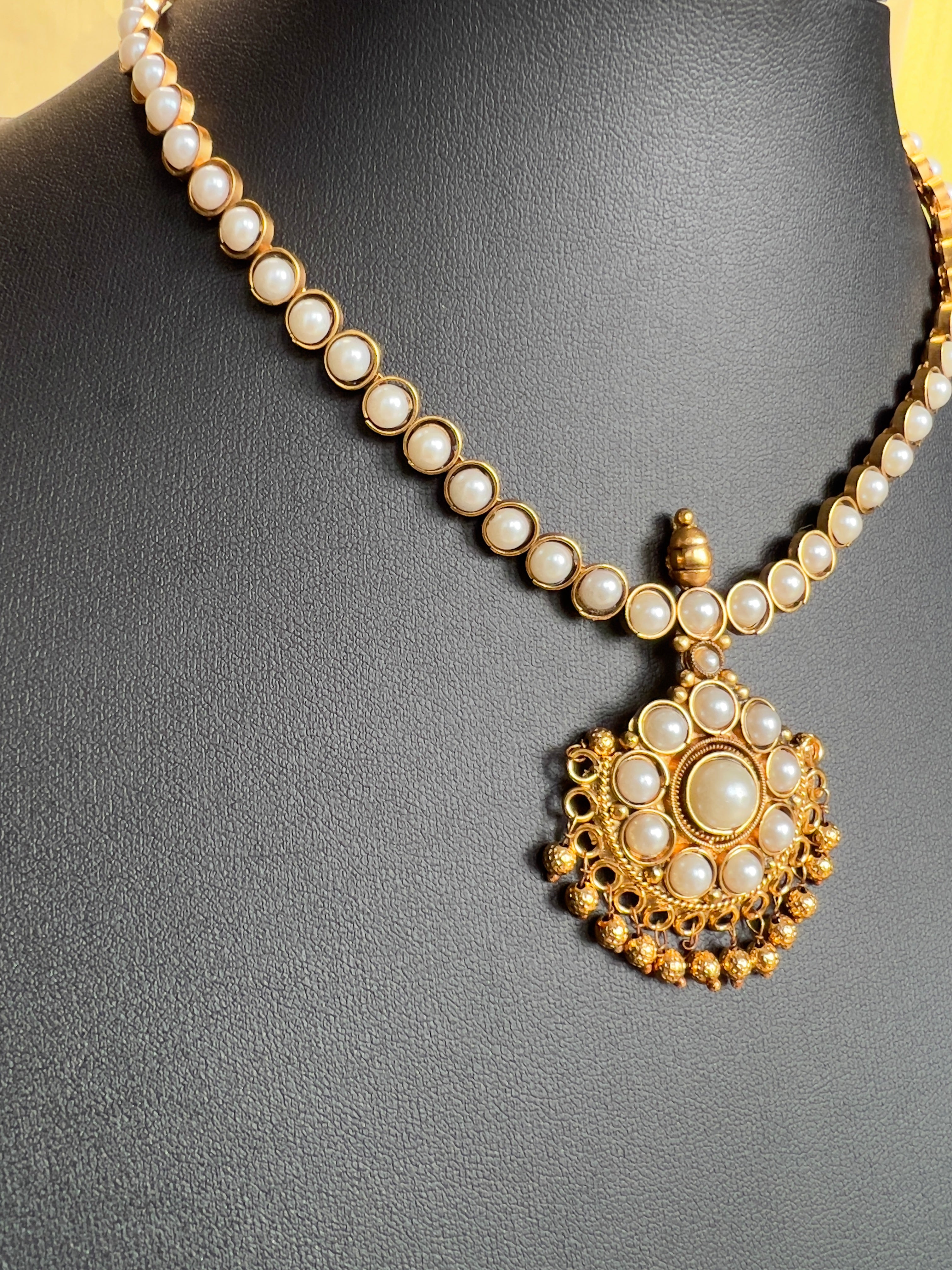 Pearl charm neckpiece - ANP 60157