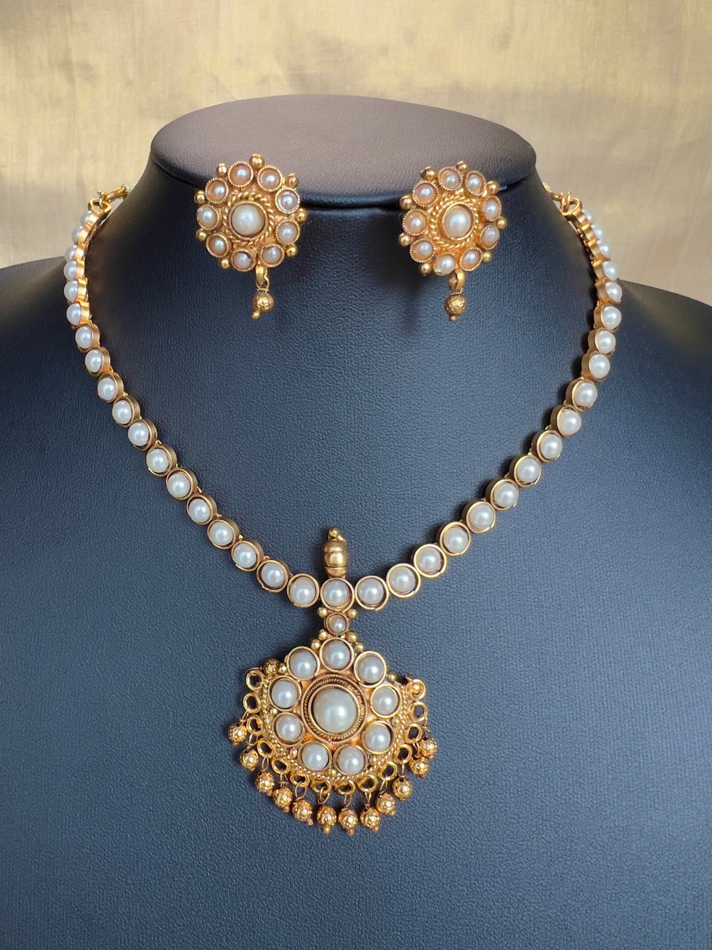 Pearl charm neckpiece - ANP 60157